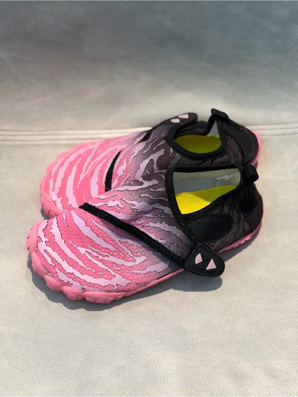 Kids Pink Gradient Water Shoes Easy On/Off - Size 1.5 US